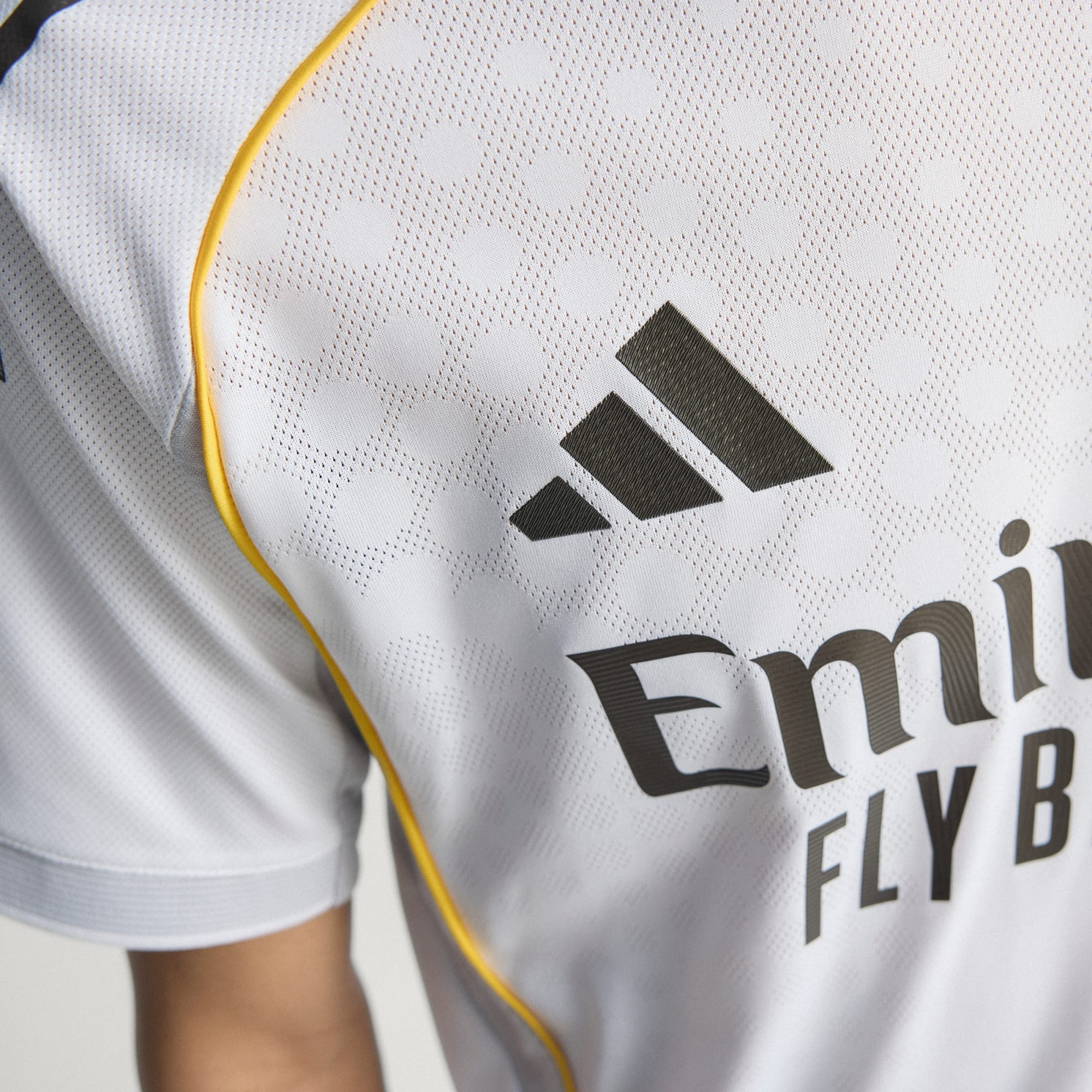 Real Madrid Home Aunthentic 25/26